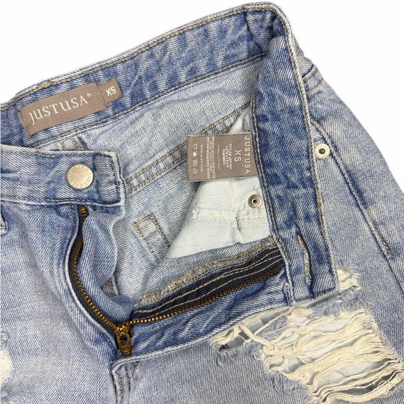 Just USA Women’s Shorts Size XS Distressed Blue Ripped Jean Shorts - Picture 3 of 4